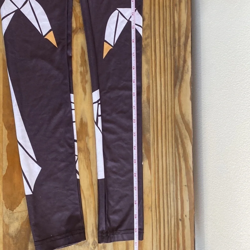 Urban Smalls Swan leggings 8 NWOT